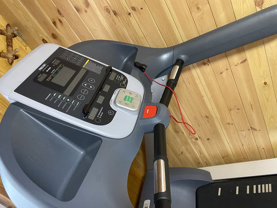 Бігова доріжка PREGOR 946i