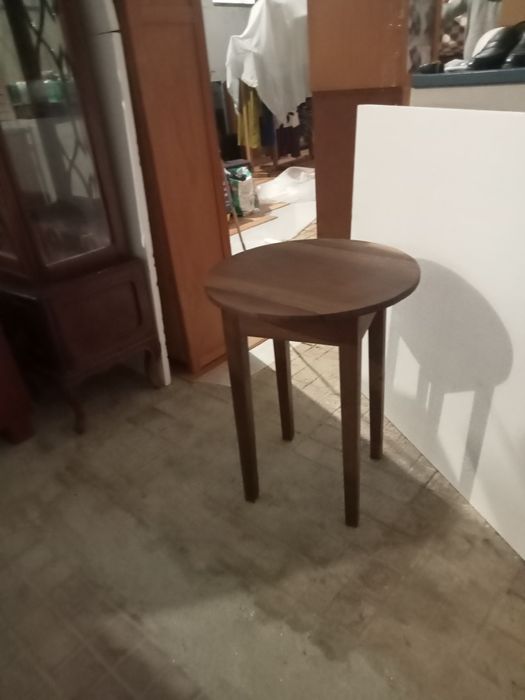 Camilha pequena em madeira