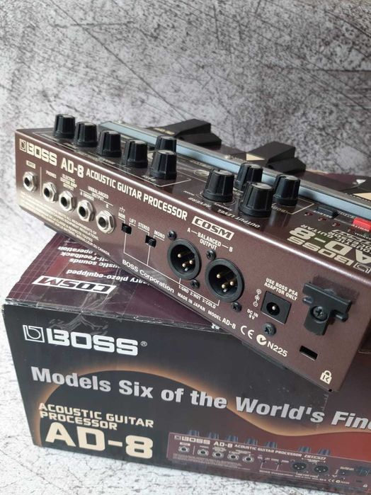 Процессор эффектов для аккустической гитары Boss AD8