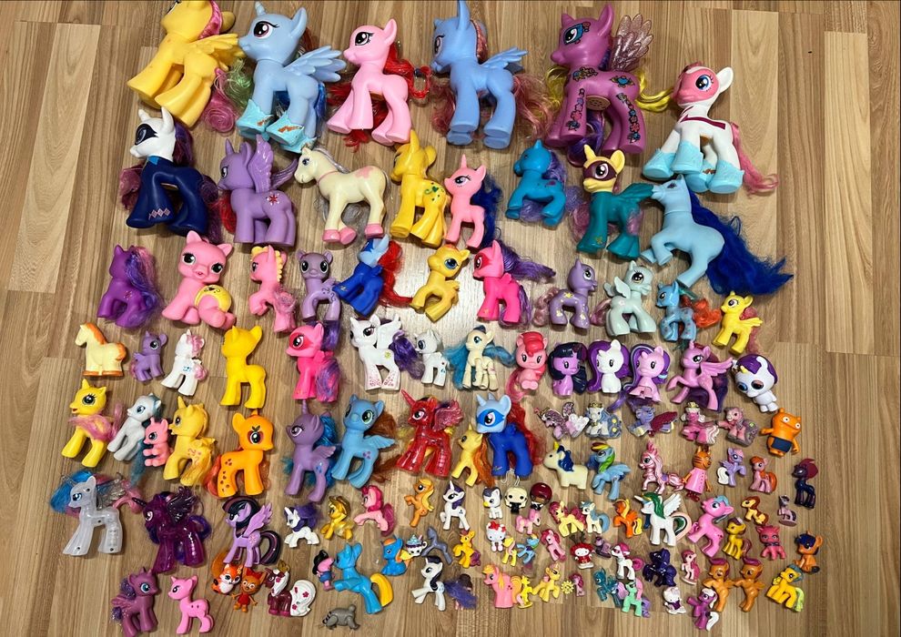 Великий набір вживаних фігурок My Little Pony