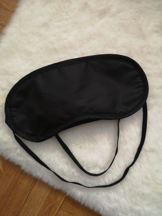 Czarna opaska do spania na oczy
