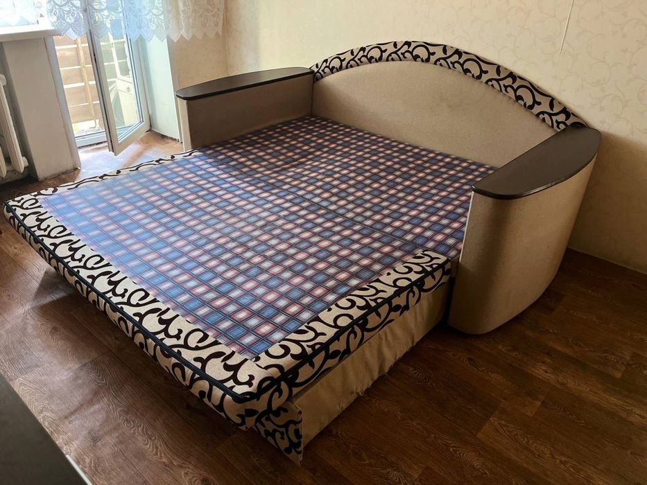 Продам большую кровать