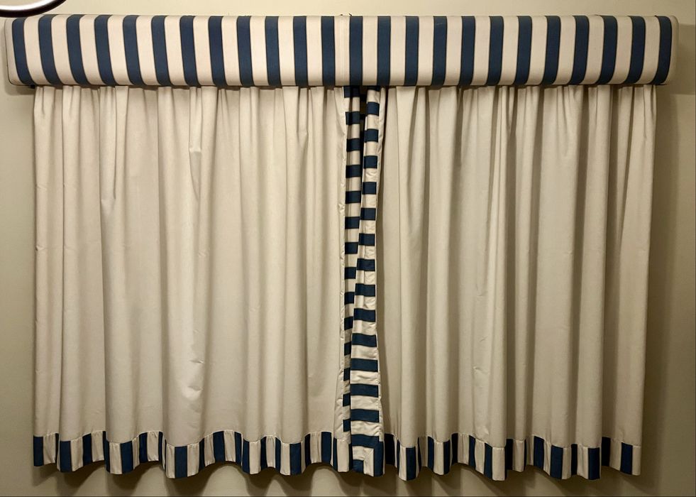 Sanefas riscas azul e cru
