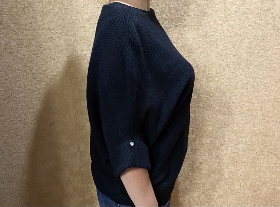 Продам  свитер стильный