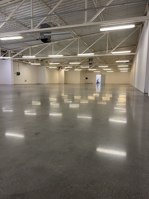 Szlifowanie, polerowanie betonu, renowacja posadzek, beton polerowany