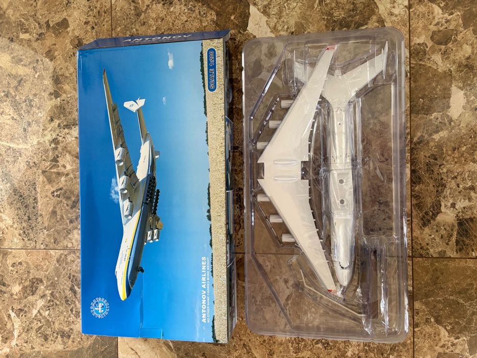 Акція !!! Модель літака Мрія Ан 225 / 42 см маштаб 1:200