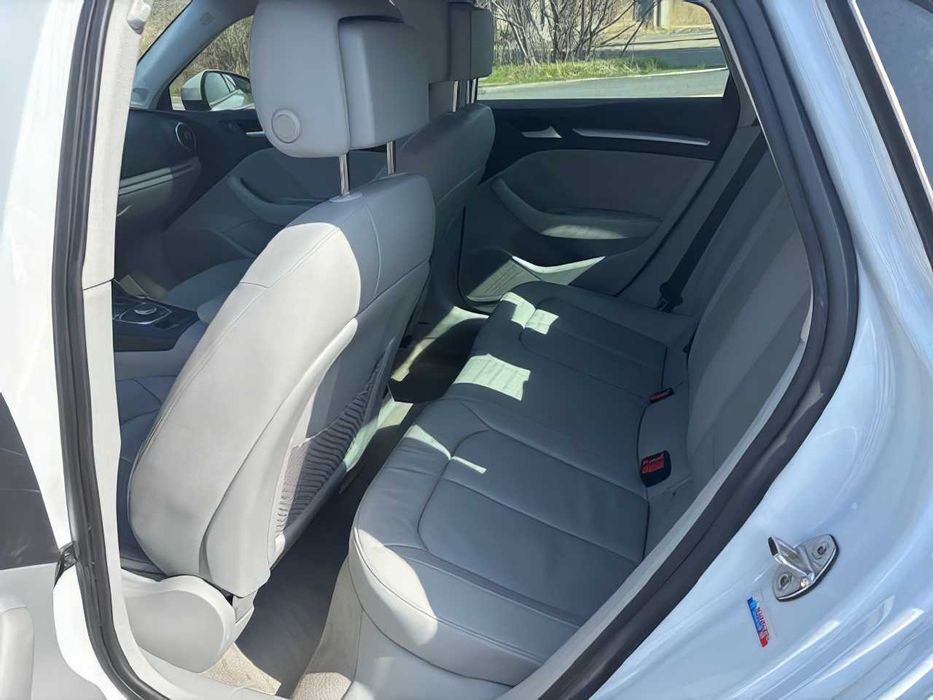 Audi A3 Premium      2015