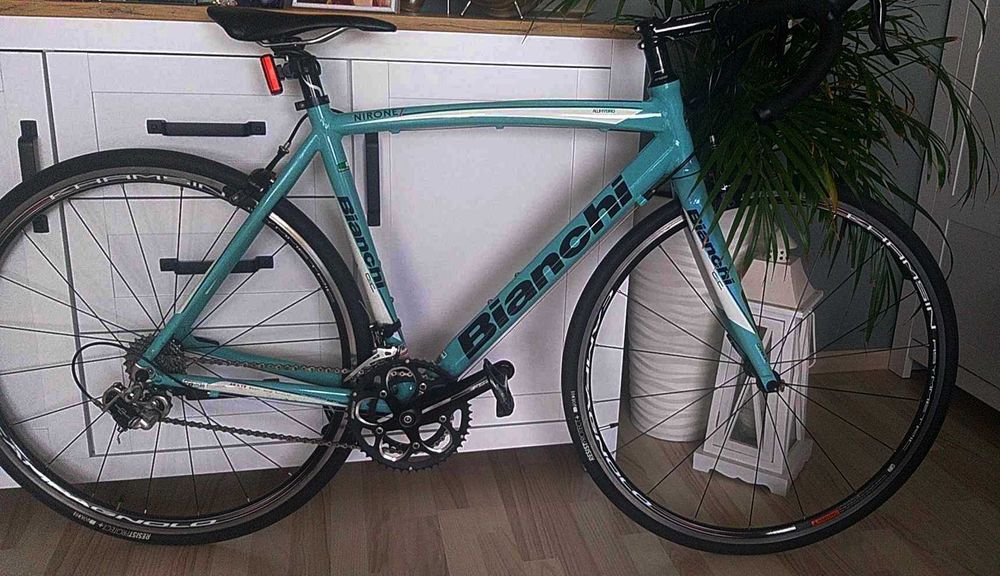 Rower Bianchi Celeste 28cali 56rama