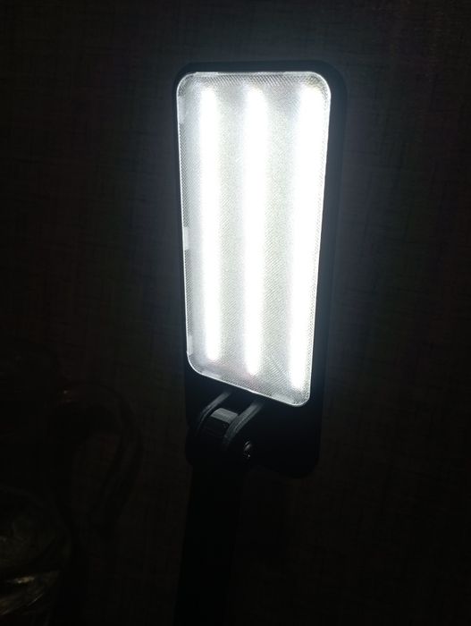 Настольный светильник с функцией павербанка