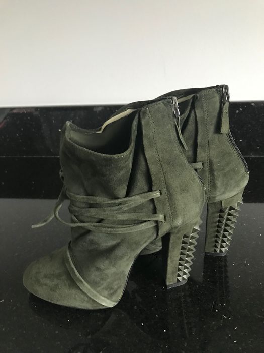 Botki włoskie firmy L Estrosa  Skóra Nubuk  roz.37  kolor Khaki