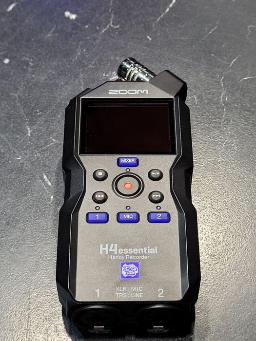 Zoom h4 essential