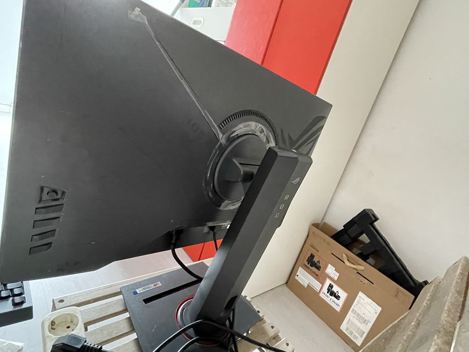 Monitor Asus Rog Strix 27