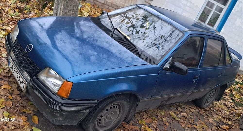 Опель кадет хароший економний автомобіль