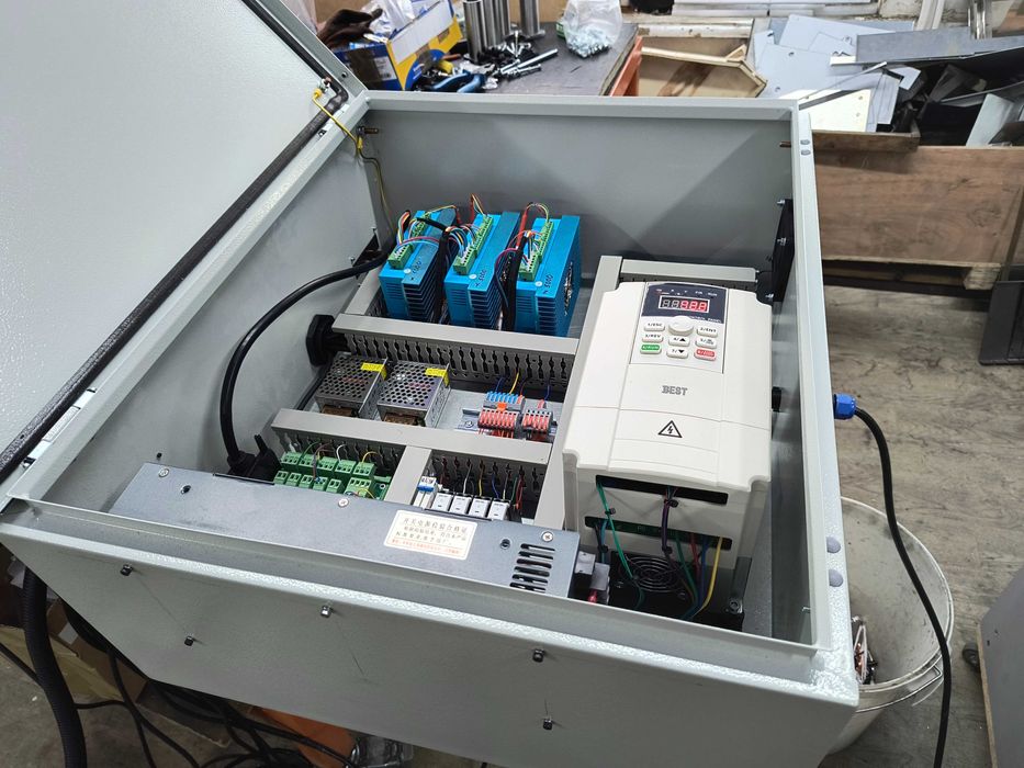 Шафа бокс керування верстатом ЧПК