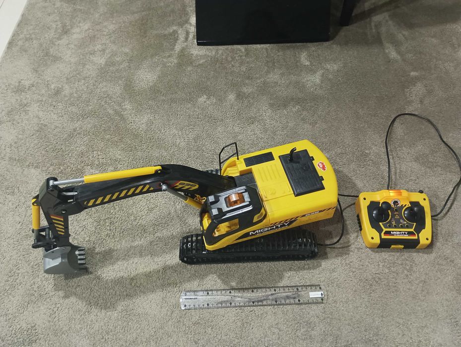 Retroescavadora de brincar com comando