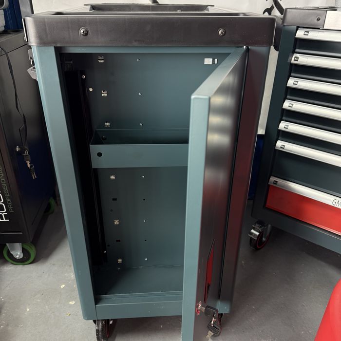 Візок інструментальний 7 полиць з боковою шафою GutMeister Німецька як