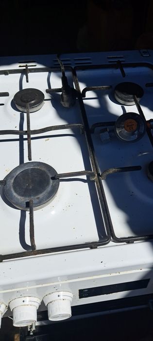 Sprawna kuchenka gazowo elektryczna