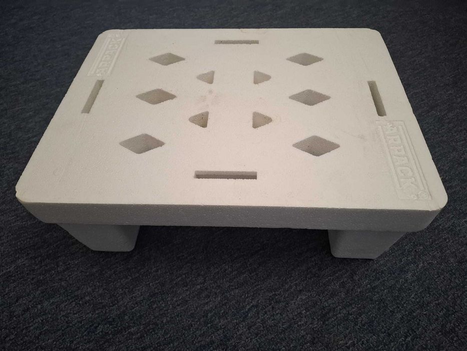 mini palety styropianowe, podstawki, paletki styropianowe