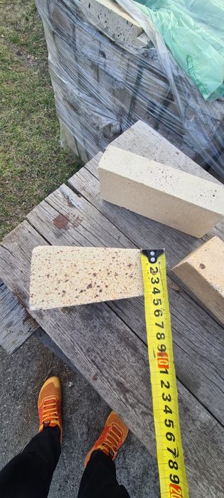 Для камінів  та печей Цегла жаростійка