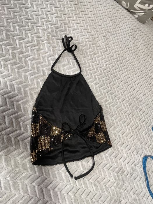 Топ в паєтках