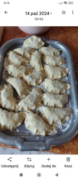 Pierogi na zamówienie z jagodami serem mięsem ruskie
