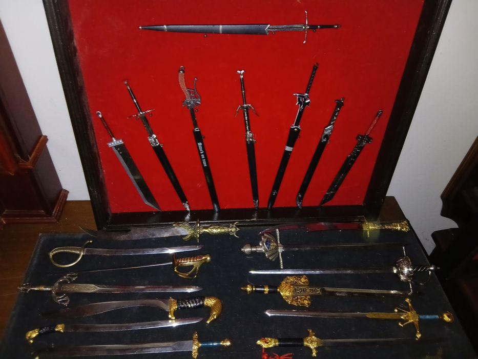 Colecao 30 espada minitura por 300 €