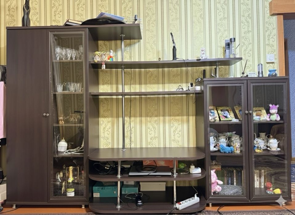 Стінка у вітальню