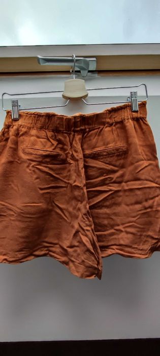 Krótkie brązowe spodenki, bardzo wygodne, Reserved r. 38