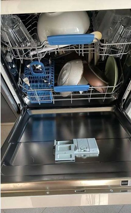 Máquina de Lavar Loiça INDESIT