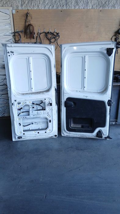 Portas traseiras para a renault trafic de 2016