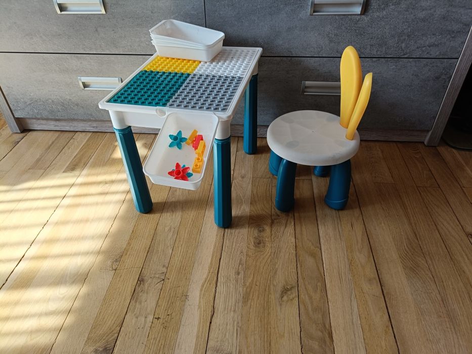 Klocki LEGO Stolik do układania klocków.