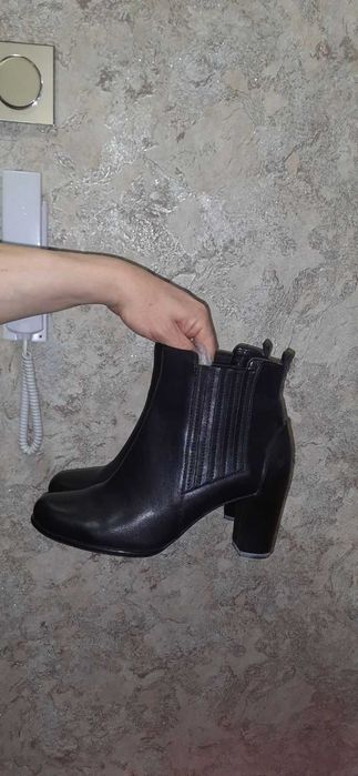 Ботильйони шкіряні жіночі. Ecco.