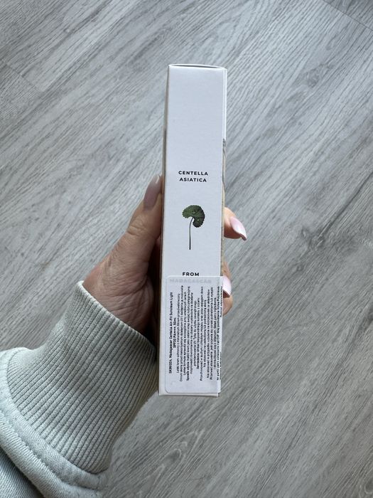 Skin1004 Madagascar Centella Air-Fit Suncream Light SPF30