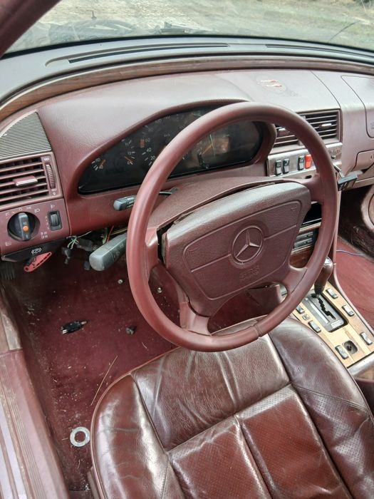 Шкіряний кожаний салон червоний mercedes w 202 седан