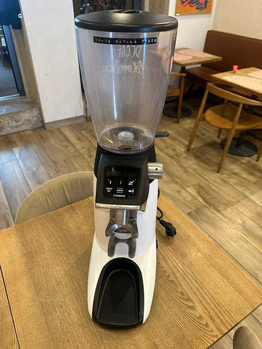Moinho de Café Compak F8