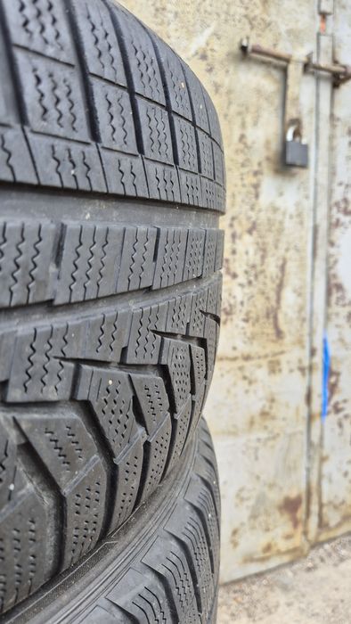 Opony zimowe Hankook winter icept evo2 235/50/18 dwie sztuki