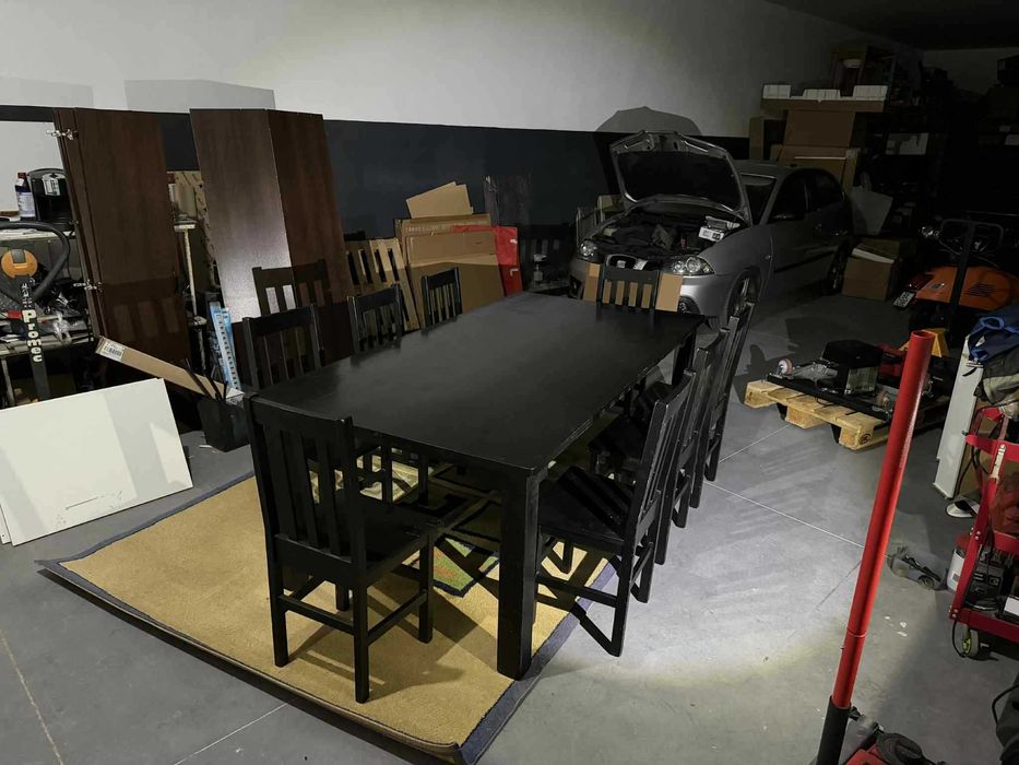 Mesa de jantar com 8 cadeiras