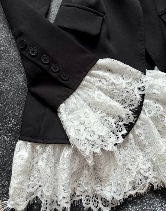 Сукня-блейзер з мереживом