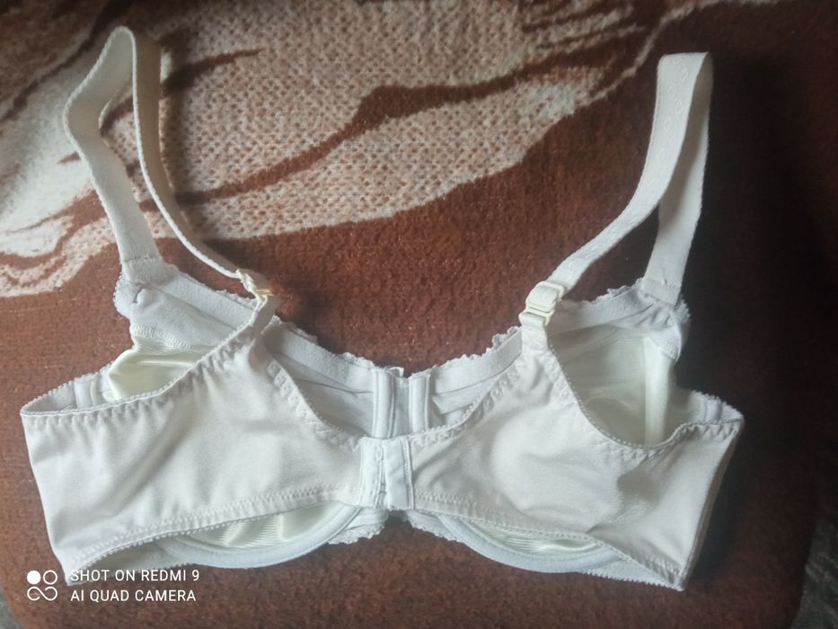 Biustonosz 90 C kolor ecru