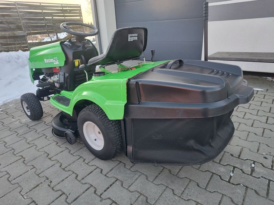 Traktorek ciagniczek kosiarka MTD z koszem centralnym Briggs manualna