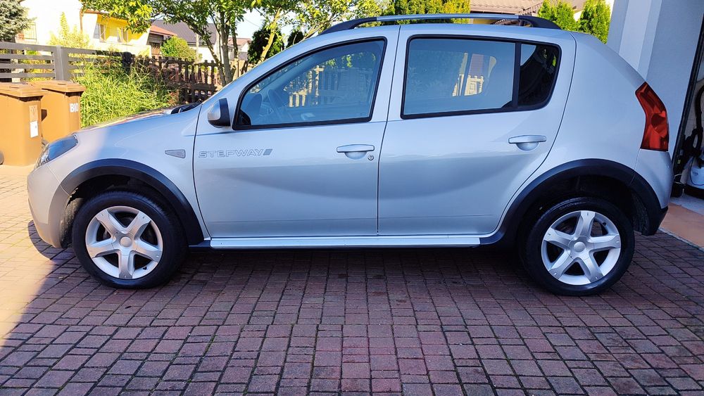 Dacia Sandero Stepway 1.6 benzyna przebieg 77 tys. km