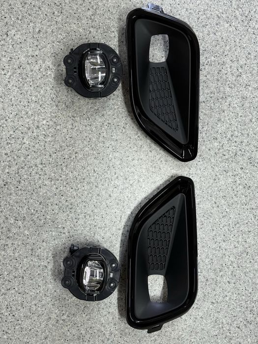 Накладка Jeep Cerokee черный глянец противотуманки Jeep Cherokee 2019+