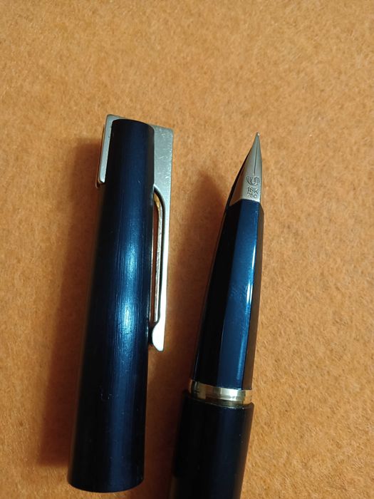 Caneta Waterman 21 MAN, aparo em ouro