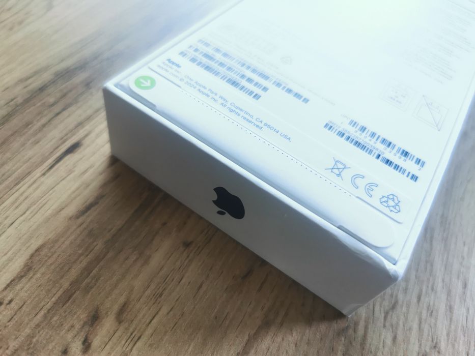 Iphone 15, 128GB, nowy, plomby.