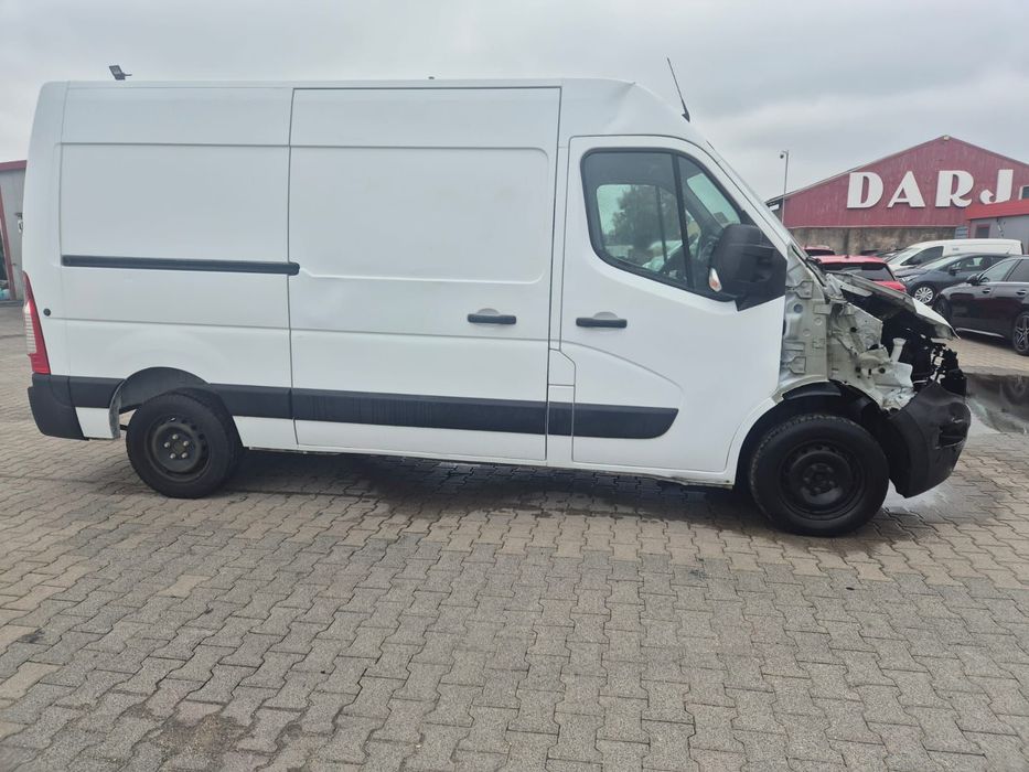 Nissan nv400