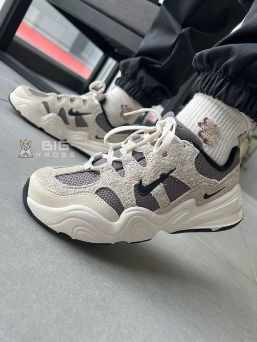 Жіночі кросівки Nike tech hera (DR9761-007): 4 500 грн. - Другие