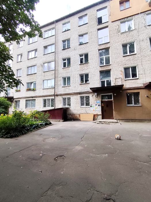 Продам 3к квартиру на Кн. Романа. 57 м.кв.