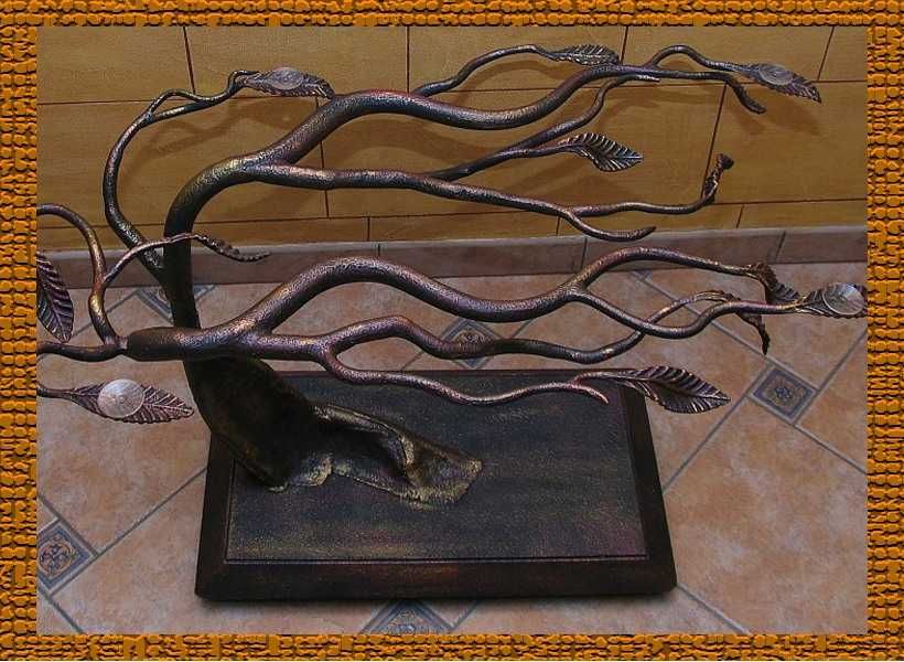 Ława do salonu, gabinetu metaloplastyka artystyczna jedyna taka.