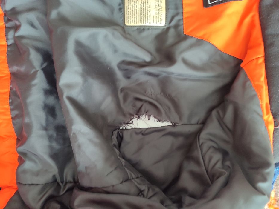 Віддам безкоштовно лижну куртку