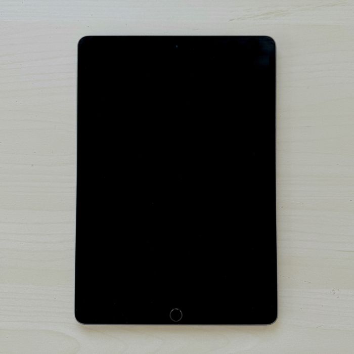 iPad Air 3 c/ Apple Pencil e acessórios (Como Novo)